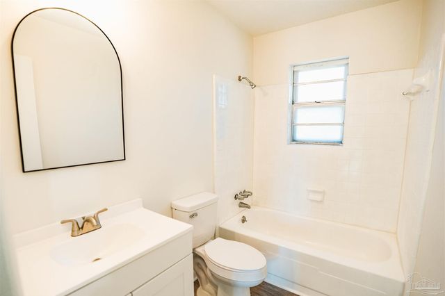 2530 Tomlinson Rd, Pensacola, FL 32526