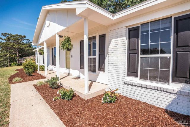 2530 Tomlinson Rd, Pensacola, FL 32526
