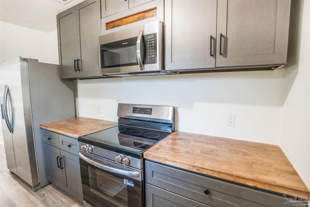 2530 Tomlinson Rd, Pensacola, FL 32526