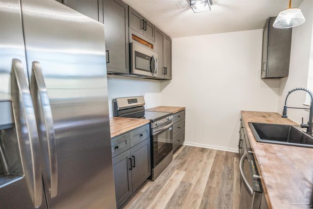 2530 Tomlinson Rd, Pensacola, FL 32526