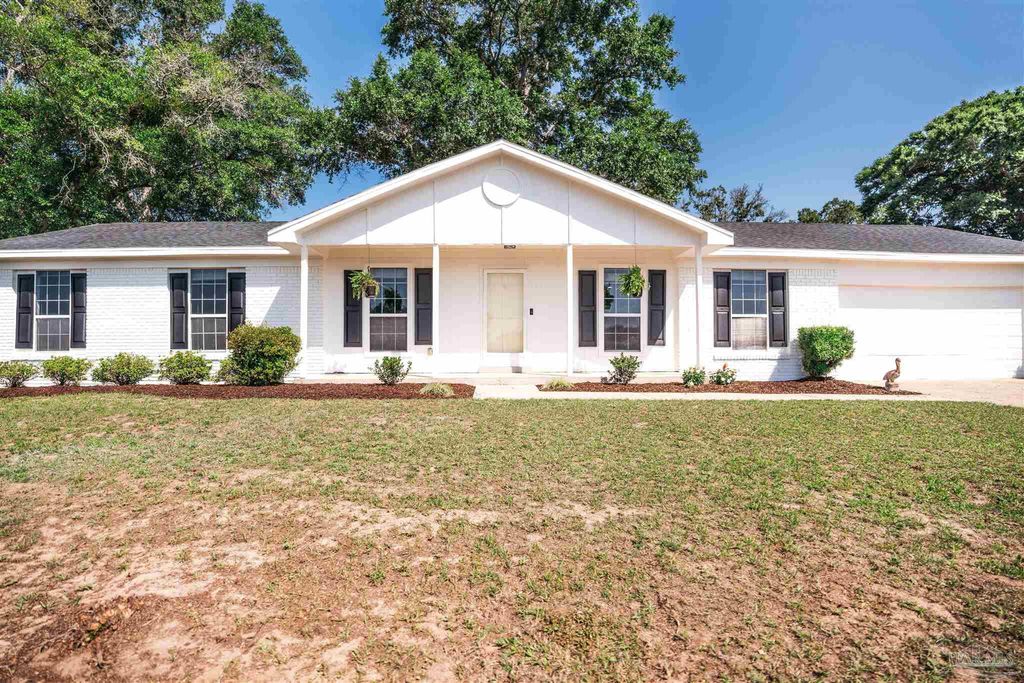 2530 Tomlinson Rd, Pensacola, FL 32526