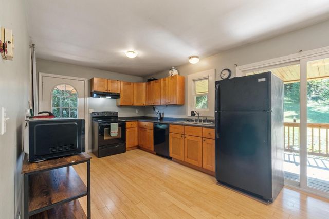 56 Bliss St, Athol, MA 01331