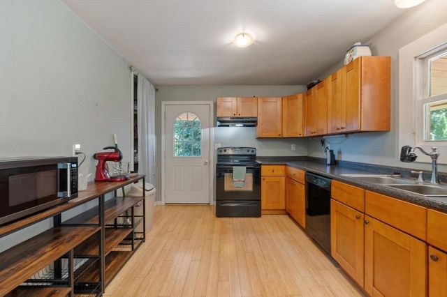 56 Bliss St, Athol, MA 01331