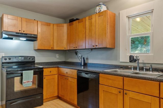 56 Bliss St, Athol, MA 01331