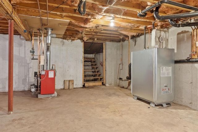 56 Bliss St, Athol, MA 01331