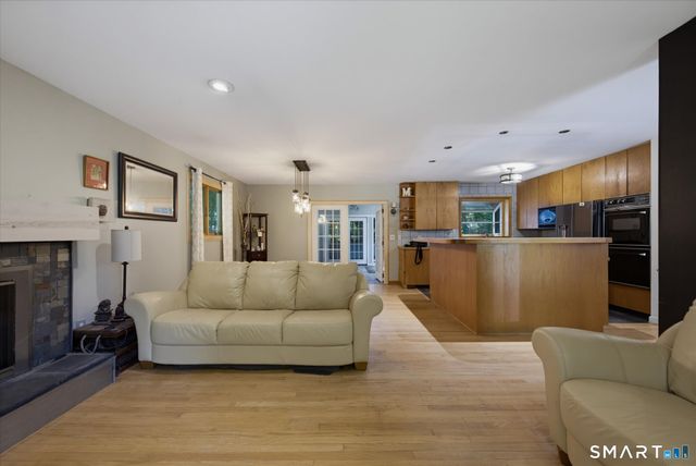 10 Glenwood Terrace, Cromwell, CT 06416