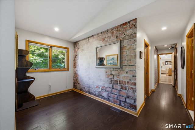 10 Glenwood Terrace, Cromwell, CT 06416