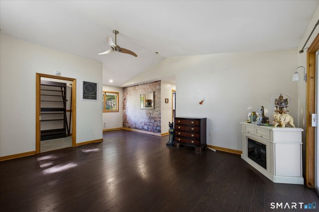 10 Glenwood Terrace, Cromwell, CT 06416