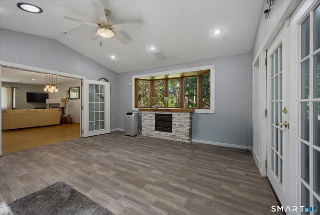 10 Glenwood Terrace, Cromwell, CT 06416