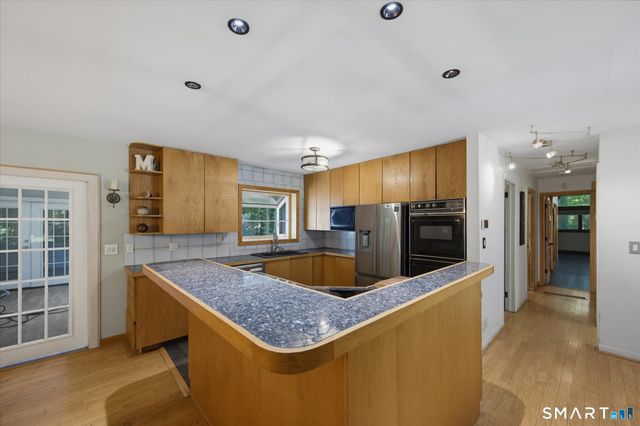 10 Glenwood Terrace, Cromwell, CT 06416