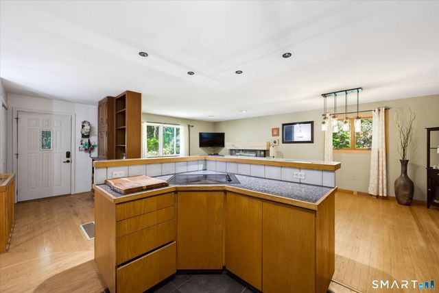 10 Glenwood Terrace, Cromwell, CT 06416