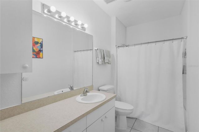 4304 BAYSIDE VILLAGE DRIVE 201, Tampa, FL 33615