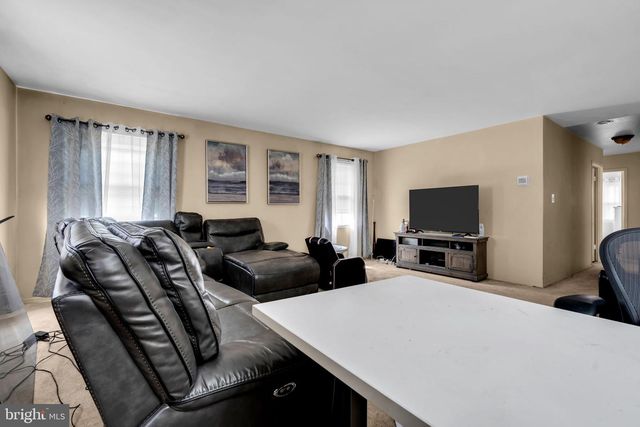 27 GENESEE LN, Willingboro, NJ 08046