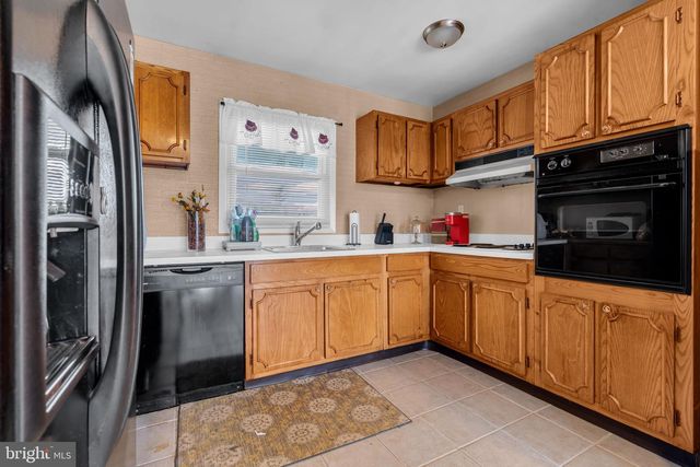 27 GENESEE LN, Willingboro, NJ 08046