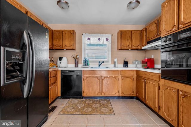 27 GENESEE LN, Willingboro, NJ 08046