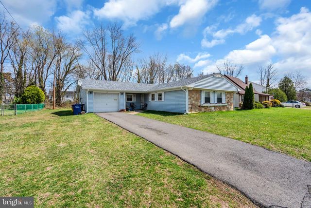 27 GENESEE LN, Willingboro, NJ 08046