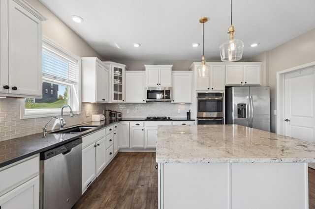 9557 Junco Road N, Lake Elmo, MN 55042