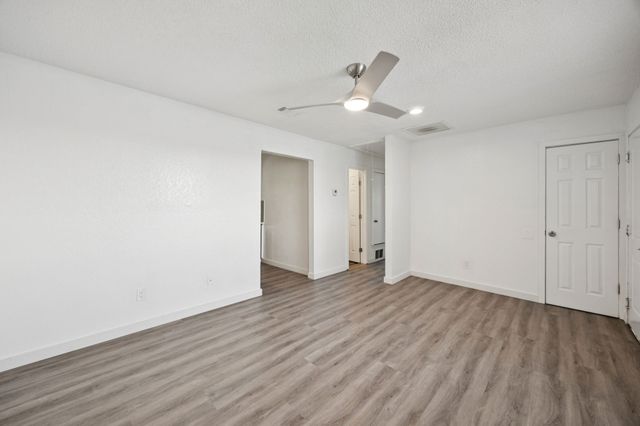809 W Broadus Avenue, Fort Worth, TX 76115