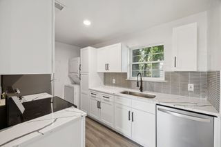 809 W Broadus Avenue, Fort Worth, TX 76115