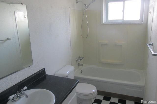 22705 Laukel Street, Saint Clair Shores, MI 48080