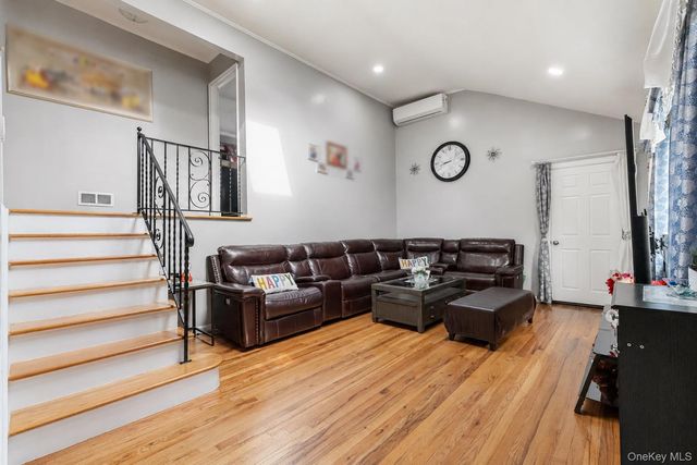 92 W 21st Street, Deer Park, NY 11729