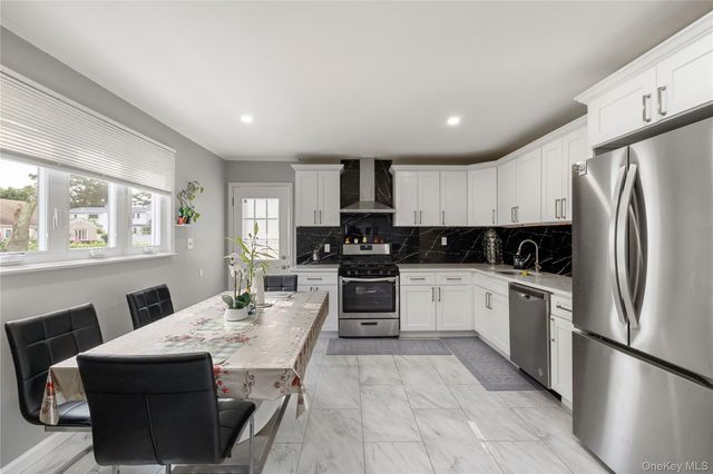 92 W 21st Street, Deer Park, NY 11729