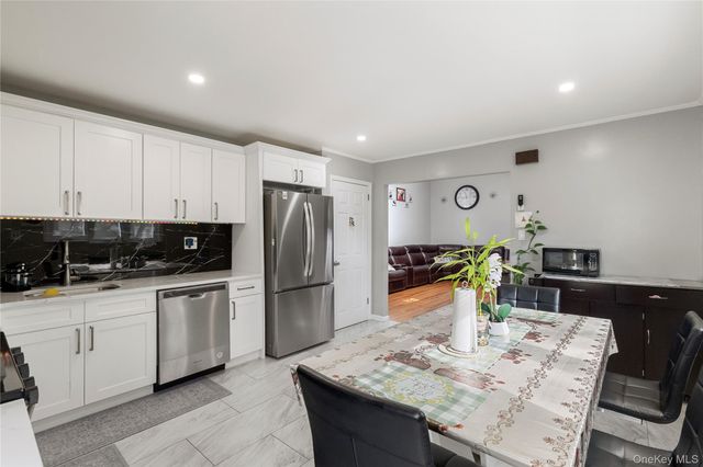 92 W 21st Street, Deer Park, NY 11729