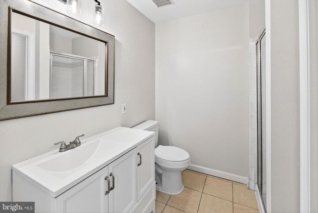 70 COACHLIGHT DR, Sicklerville, NJ 08081