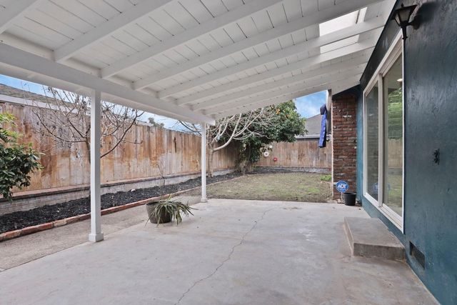 900 Virginia Ave, Lodi, CA 95242