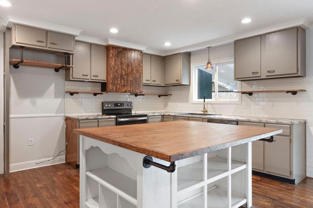 900 Virginia Ave, Lodi, CA 95242