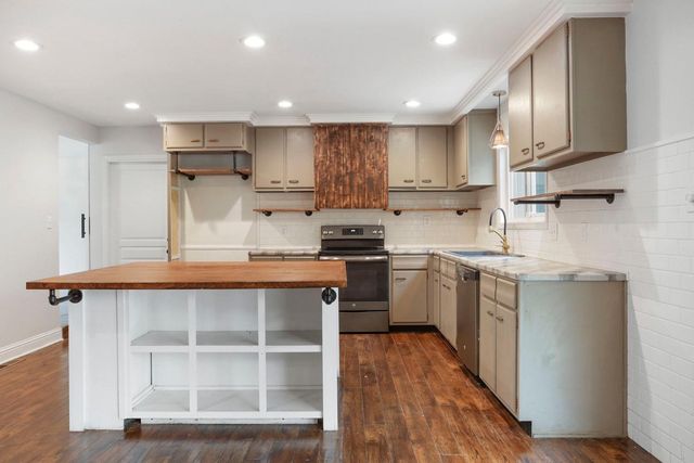 900 Virginia Ave, Lodi, CA 95242