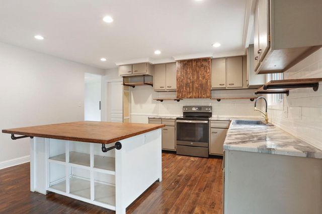 900 Virginia Ave, Lodi, CA 95242