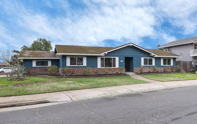 900 Virginia Ave, Lodi, CA 95242