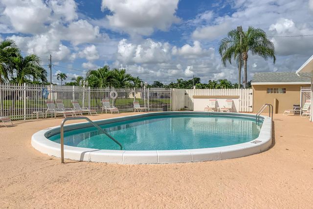 2716 Ponce De Leon Boulevard, Delray Beach, FL 33445