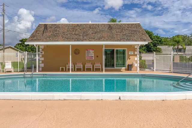 2716 Ponce De Leon Boulevard, Delray Beach, FL 33445