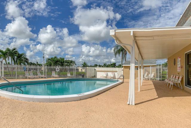 2716 Ponce De Leon Boulevard, Delray Beach, FL 33445