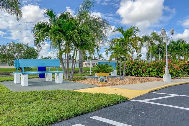 2716 Ponce De Leon Boulevard, Delray Beach, FL 33445