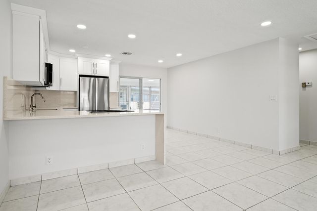 2716 Ponce De Leon Boulevard, Delray Beach, FL 33445