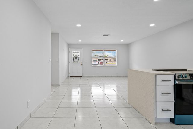 2716 Ponce De Leon Boulevard, Delray Beach, FL 33445