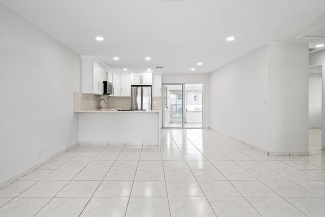2716 Ponce De Leon Boulevard, Delray Beach, FL 33445