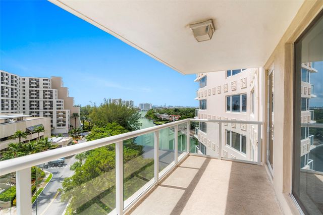 3000 Holiday Dr 1002, Fort Lauderdale, FL 33316