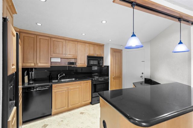 3000 Holiday Dr 1002, Fort Lauderdale, FL 33316