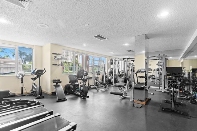 3000 Holiday Dr 1002, Fort Lauderdale, FL 33316