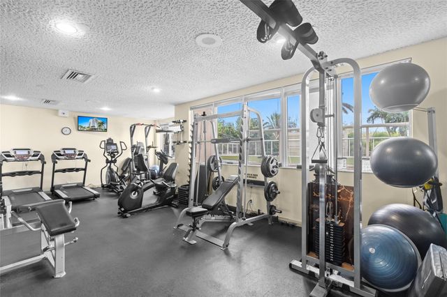 3000 Holiday Dr 1002, Fort Lauderdale, FL 33316