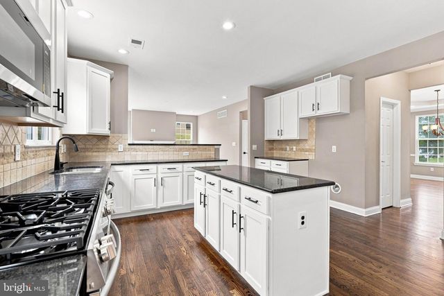 2740 DORAL ST, Vineland, NJ 08361