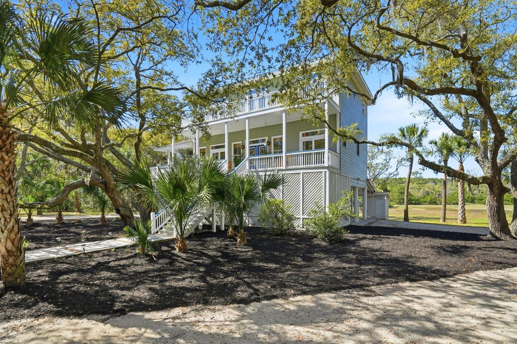 831 Hammocks Way, Edisto Island, SC 29438