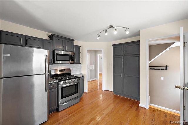 3150 Royal Avenue, Berkley, MI 48072