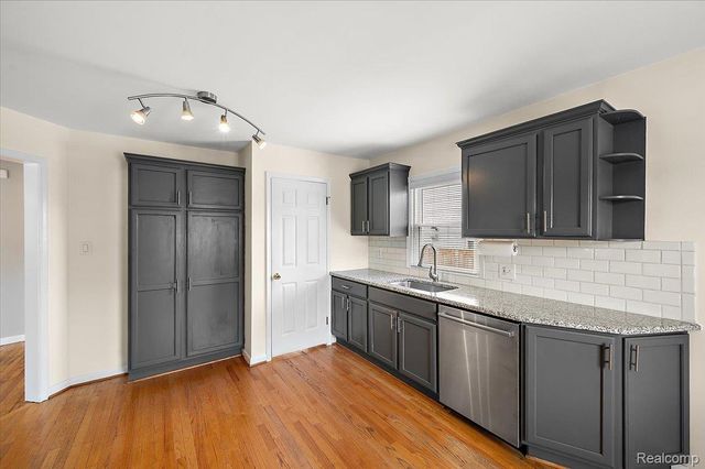 3150 Royal Avenue, Berkley, MI 48072