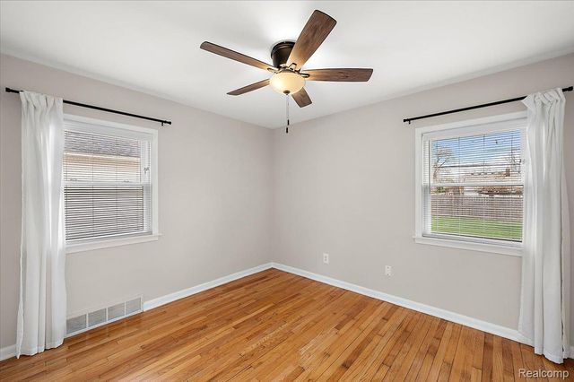 3150 Royal Avenue, Berkley, MI 48072