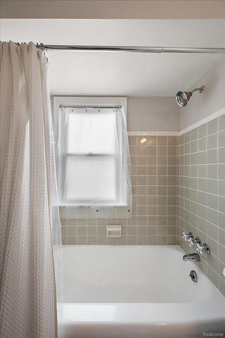 3150 Royal Avenue, Berkley, MI 48072